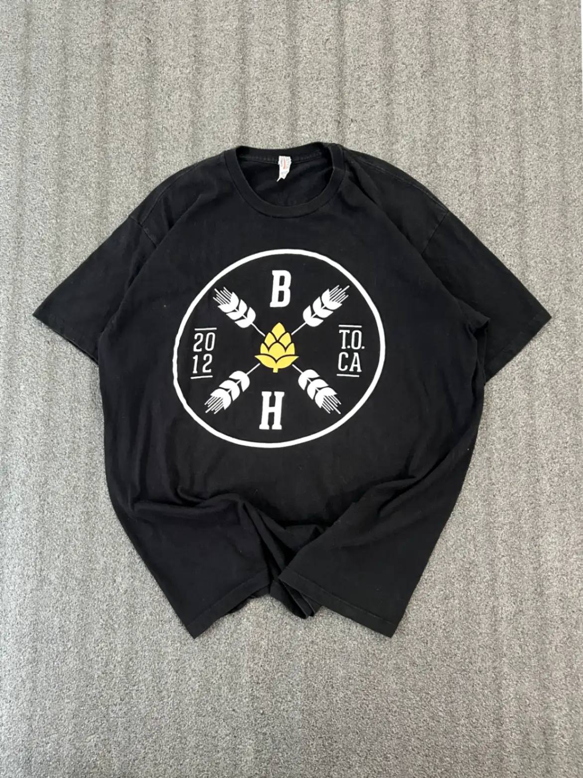 Alstyle Bar Hop Tee - M