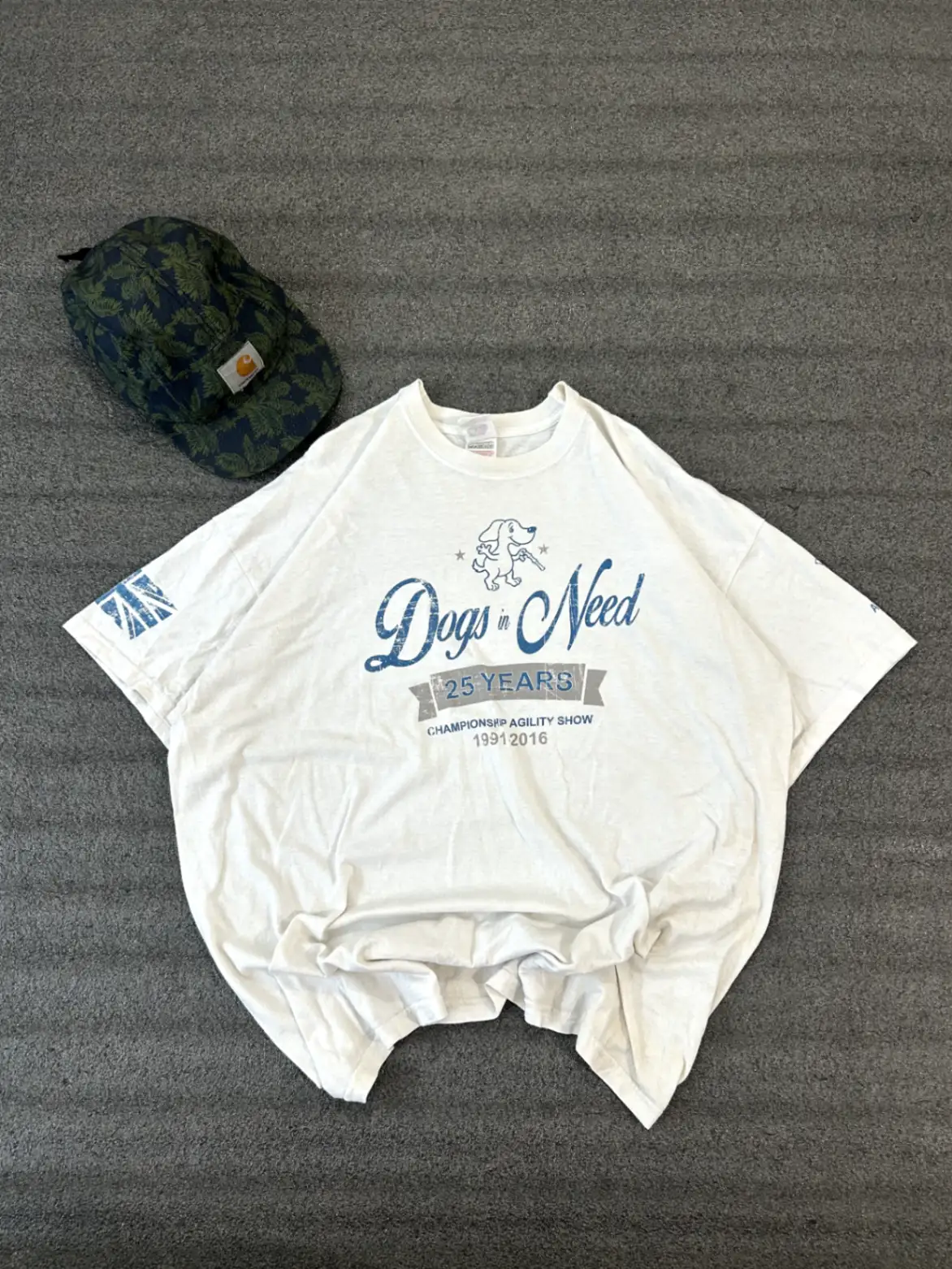 Dogs in Need Tee - M