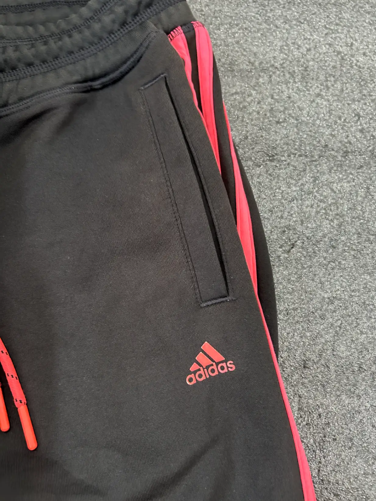 Adidas Trackpant - 36-40 - hover view