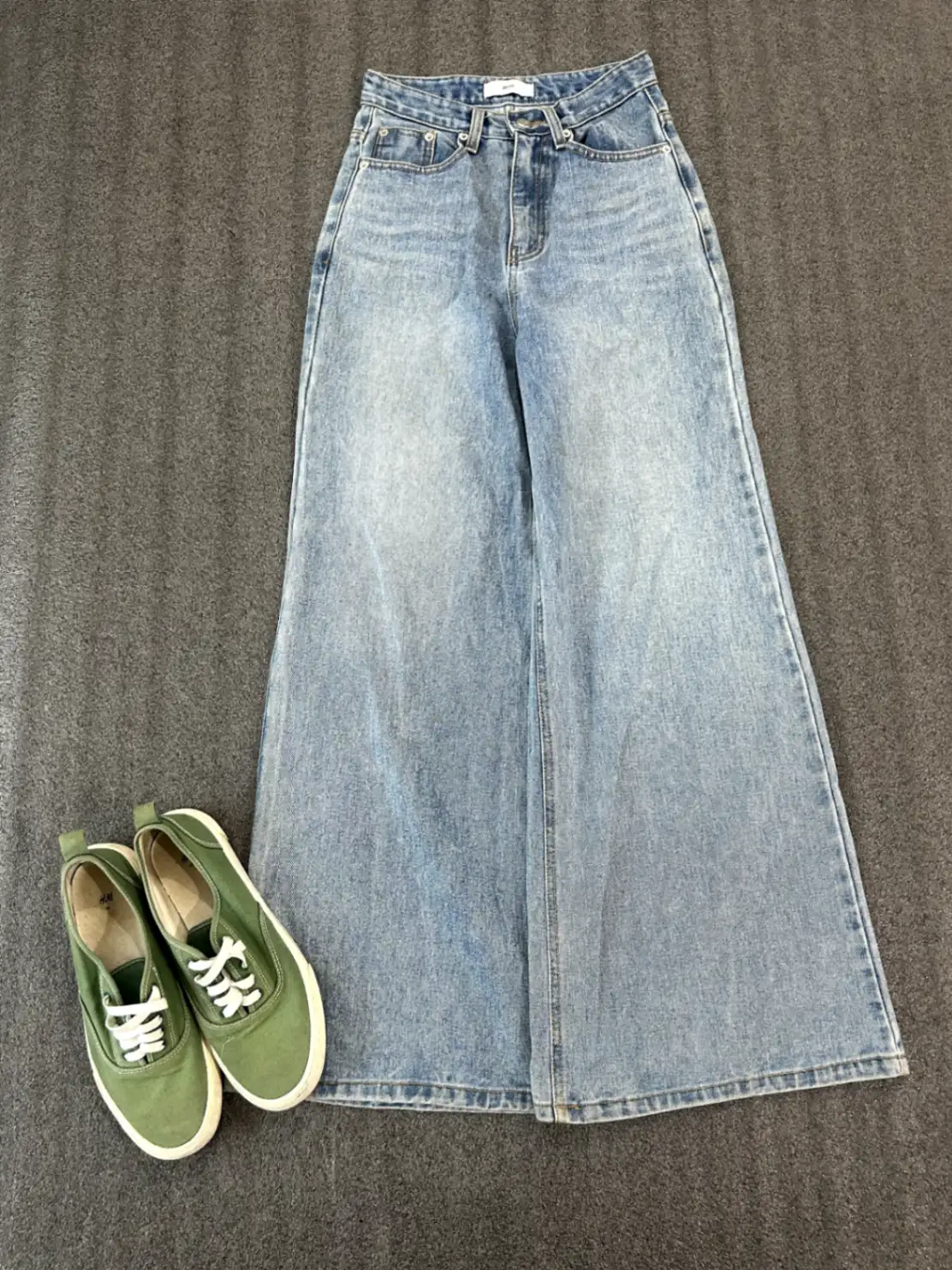 Wide Leg Jeans - 26