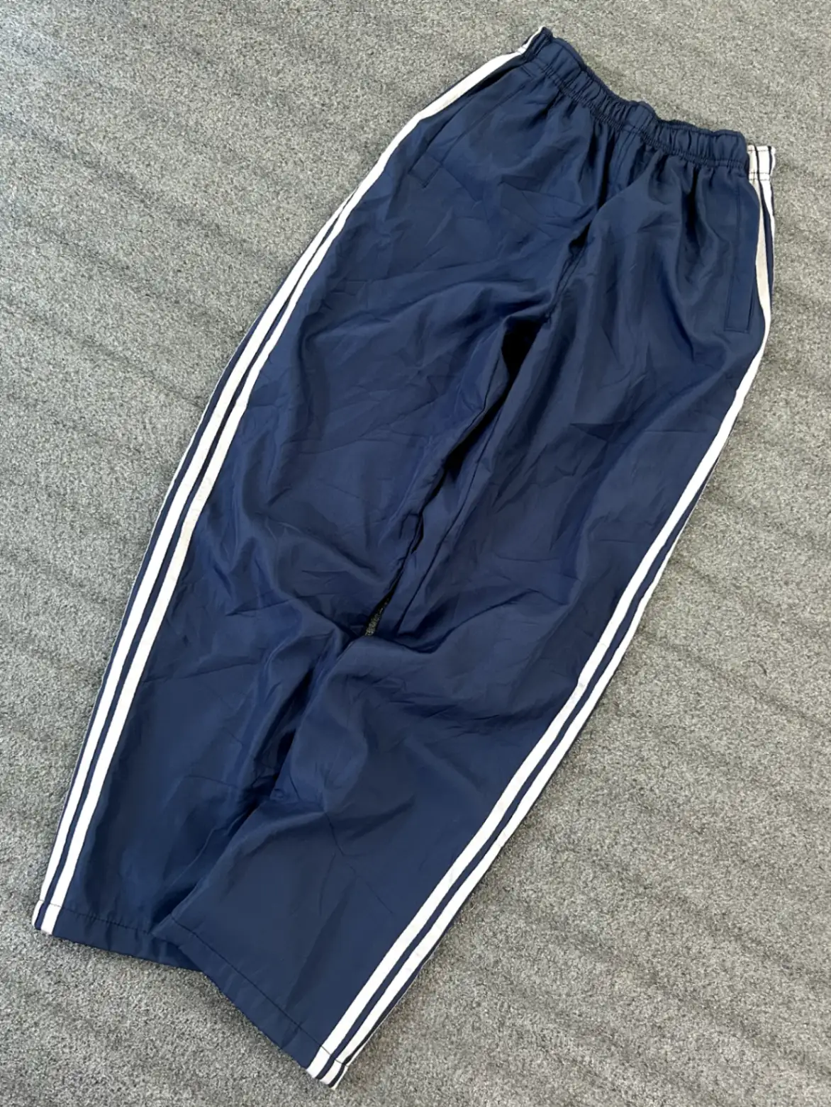 Trackpant - 22x26 - hover view