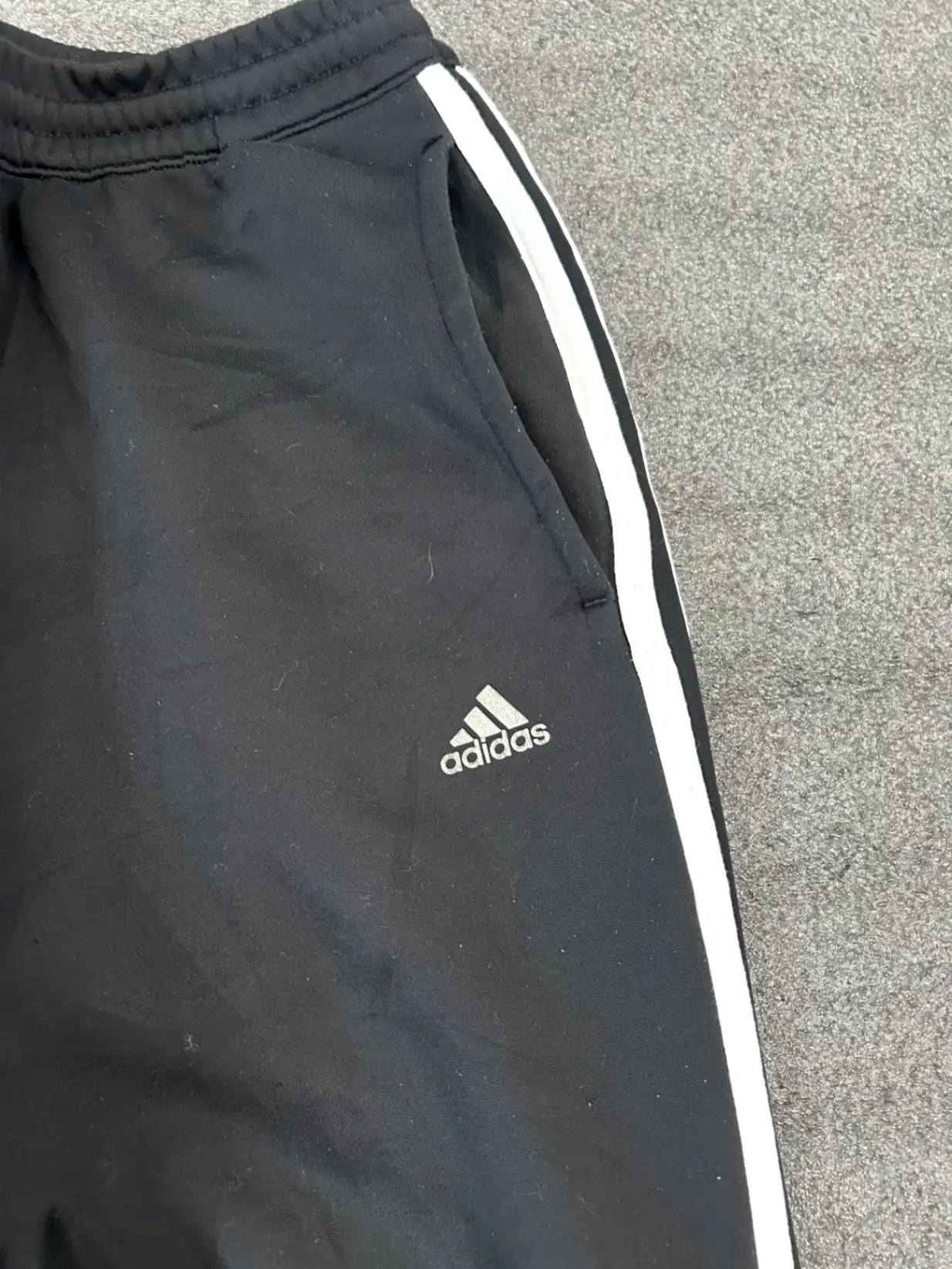 Adidas Trackpant - 32:40 - hover view
