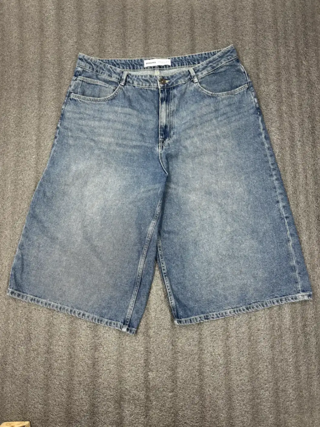 Bershka Jort - 40 - hover view